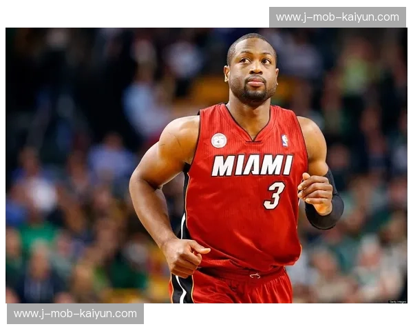 巅峰之战：当“飘逸之神”遇见“闪电之影”——麦迪与韦德，谁才是你青春里最极致的英雄？